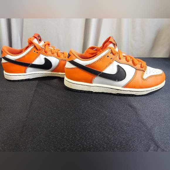 Nike Dunk Low (GS) Phantom Black Safety Orange "Halloween" Kid’s Size 1y - Picture 4 of 8